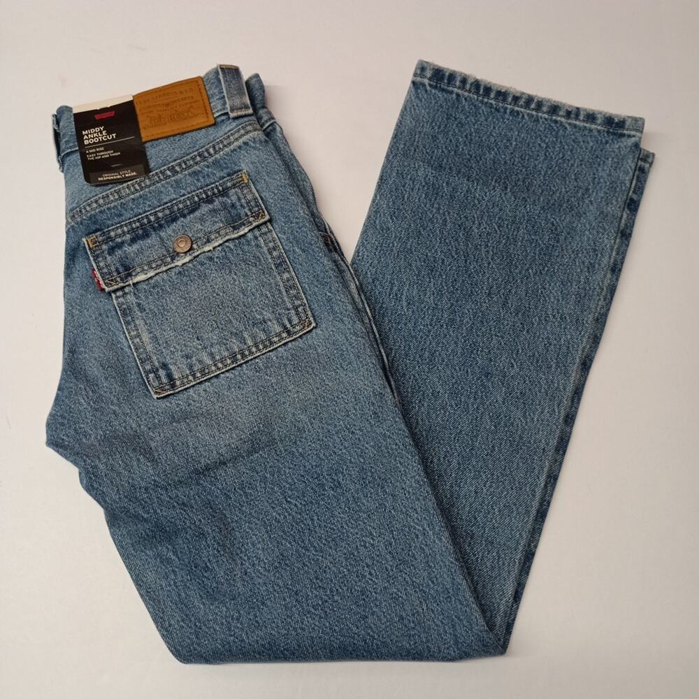 Levi's Premium Jeans Women's Middy Ankle Bootcut Size 24x29 Blue Mid Rise NEW